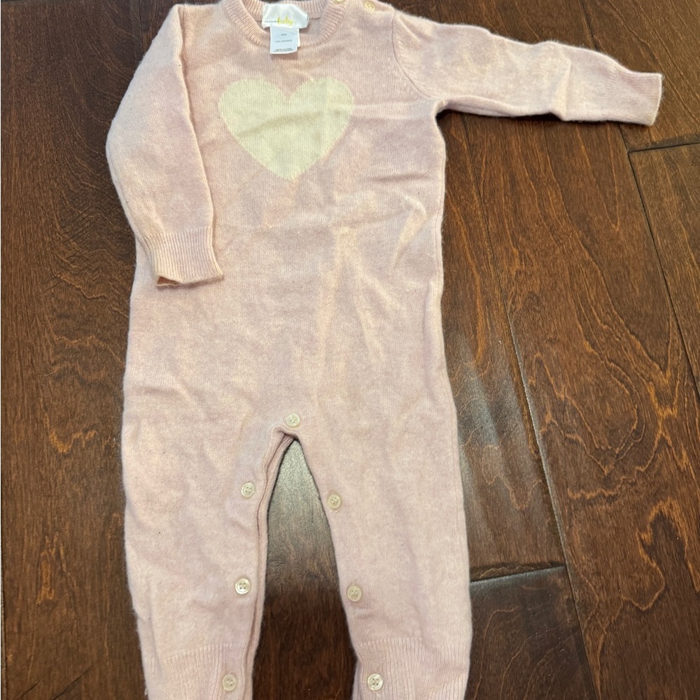 100% cashmere Bloomie's Baby
Girls' Heart Graphic Cashmere Coverall 9Month
